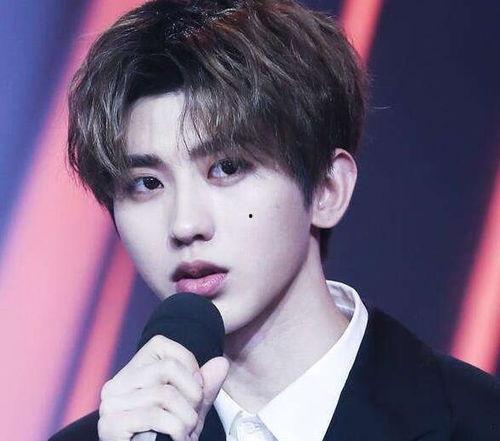 吃瓜娱乐八卦蔡徐坤视频,揭秘明星幕后生活